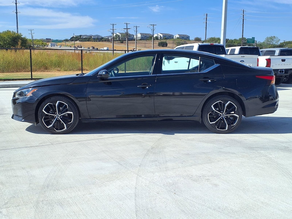 Used 2025 Nissan Altima SR Sedan