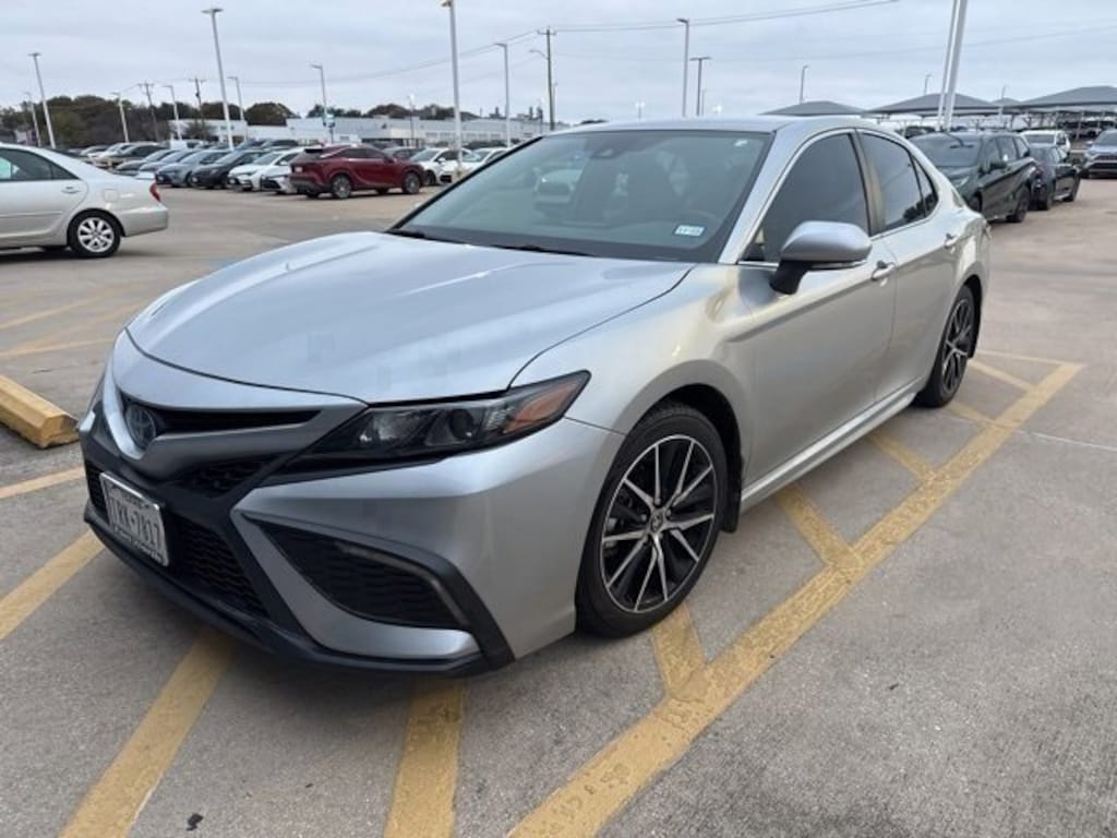 Used 2024 Toyota Camry Hybrid SE Sedan