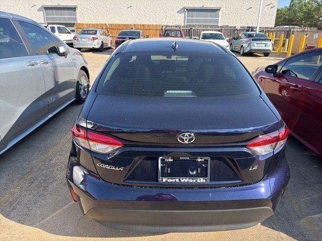 2025 Toyota Corolla LE photo 4