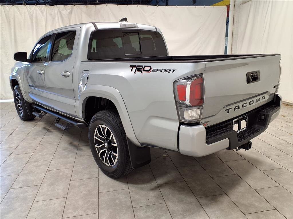 2023 Toyota Tacoma TRD Sport V6 photo 3