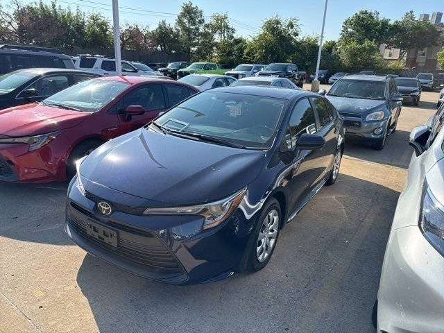 2025 Toyota Corolla LE photo 2