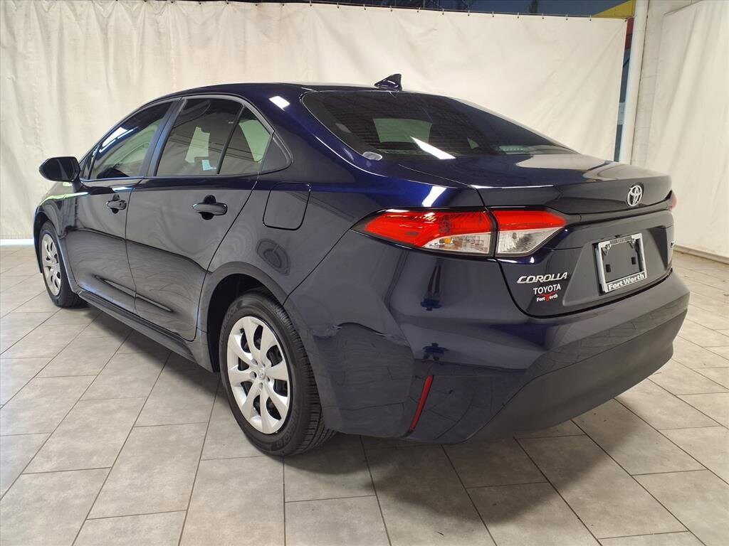 2025 Toyota Corolla LE photo 4