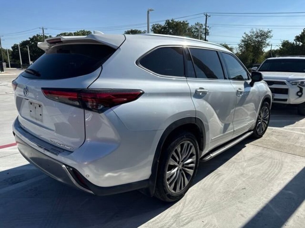 Used 2021 Toyota Highlander Platinum SUV