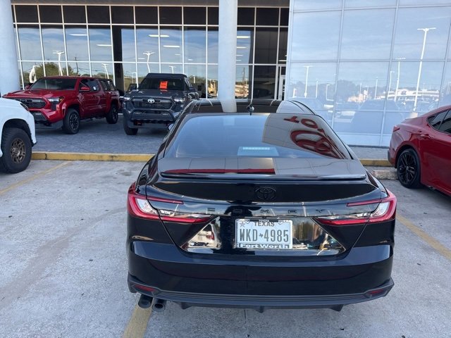 2025 Toyota Camry SE photo 4