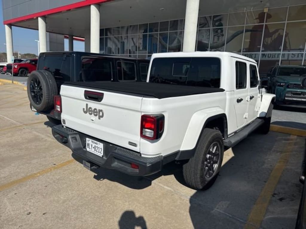 Used 2020 Jeep Gladiator Overland Truck Crew Cab