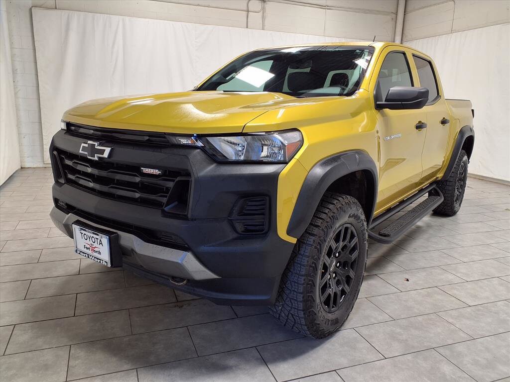 2023 Chevrolet Colorado Trail Boss photo 2