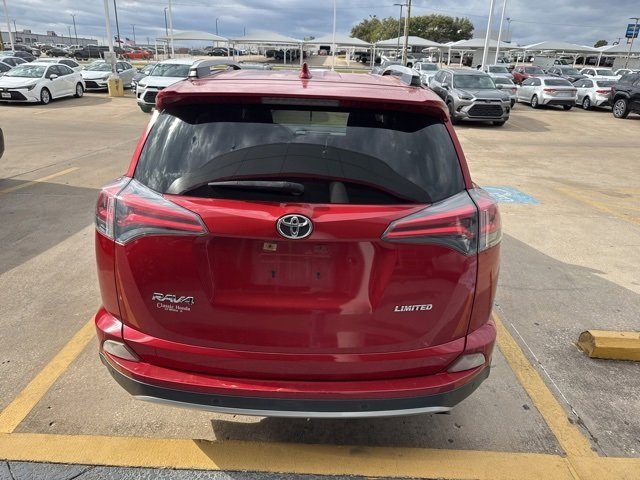 2016 Toyota RAV4 Limited photo 4