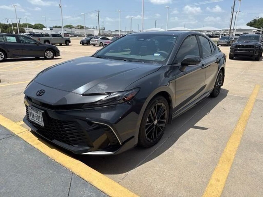 Used 2025 Toyota Camry SE Sedan