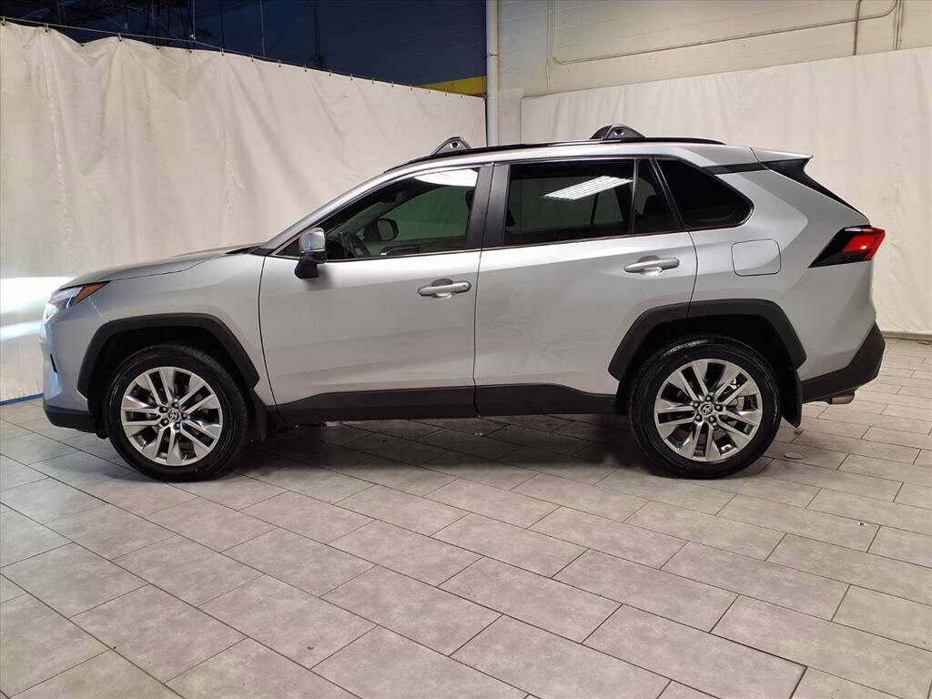 2023 Toyota RAV4 XLE Premium photo 2
