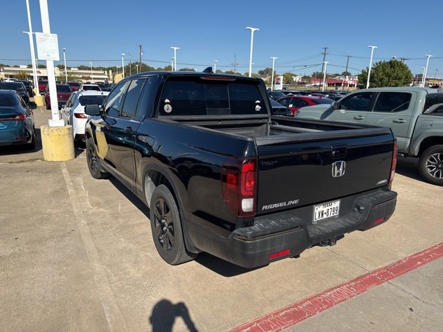 2017 Honda Ridgeline Black Edition photo 3