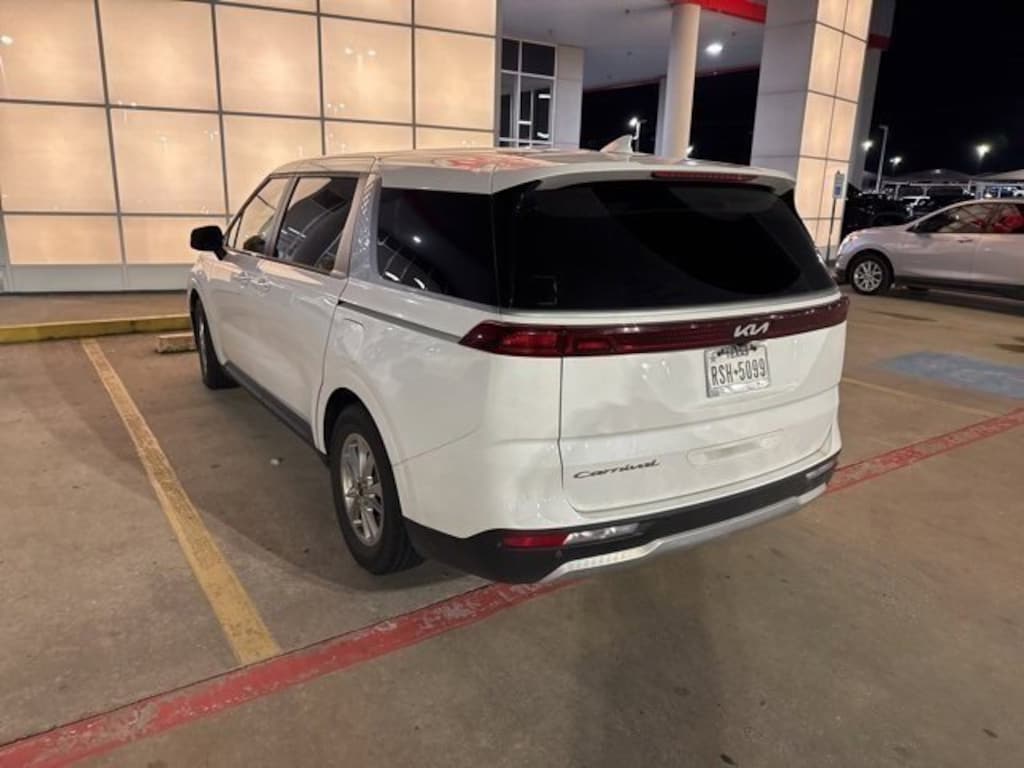 Used 2022 Kia Carnival LXS MPV