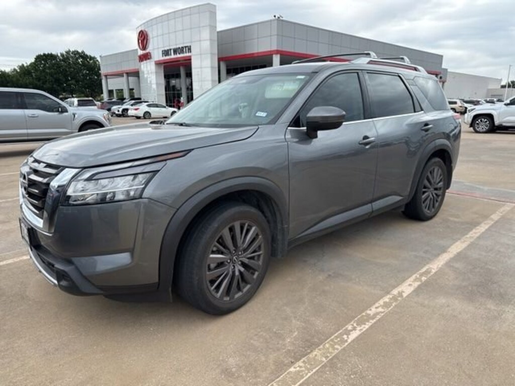 Used 2024 Nissan Pathfinder SL SUV