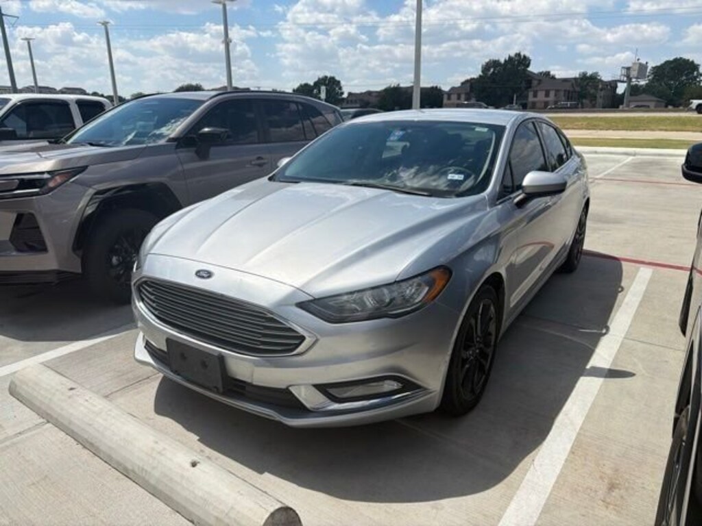 Used 2018 Ford Fusion SE Sedan