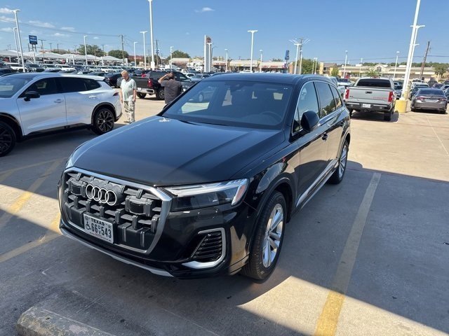 2025 Audi Q7 55 Premium Plus photo 2