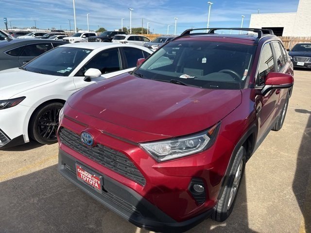 2021 Toyota RAV4 Hybrid XLE photo 2