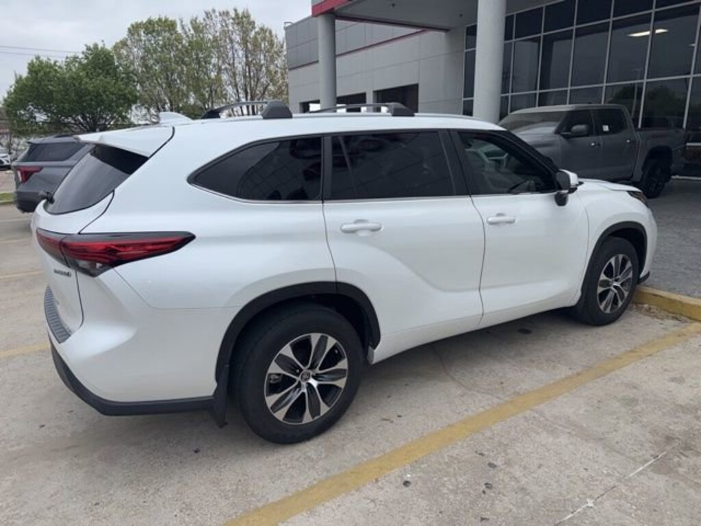 Certified 2023 Toyota Highlander Hybrid XLE SUV