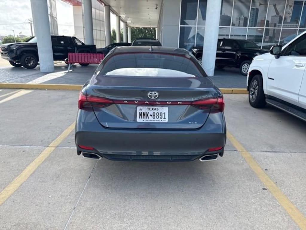 Used 2019 Toyota Avalon XLE Sedan