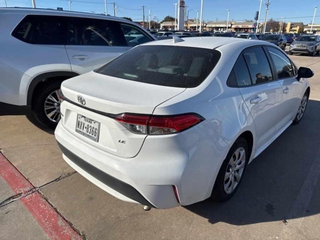 Used 2021 Toyota Corolla LE Sedan