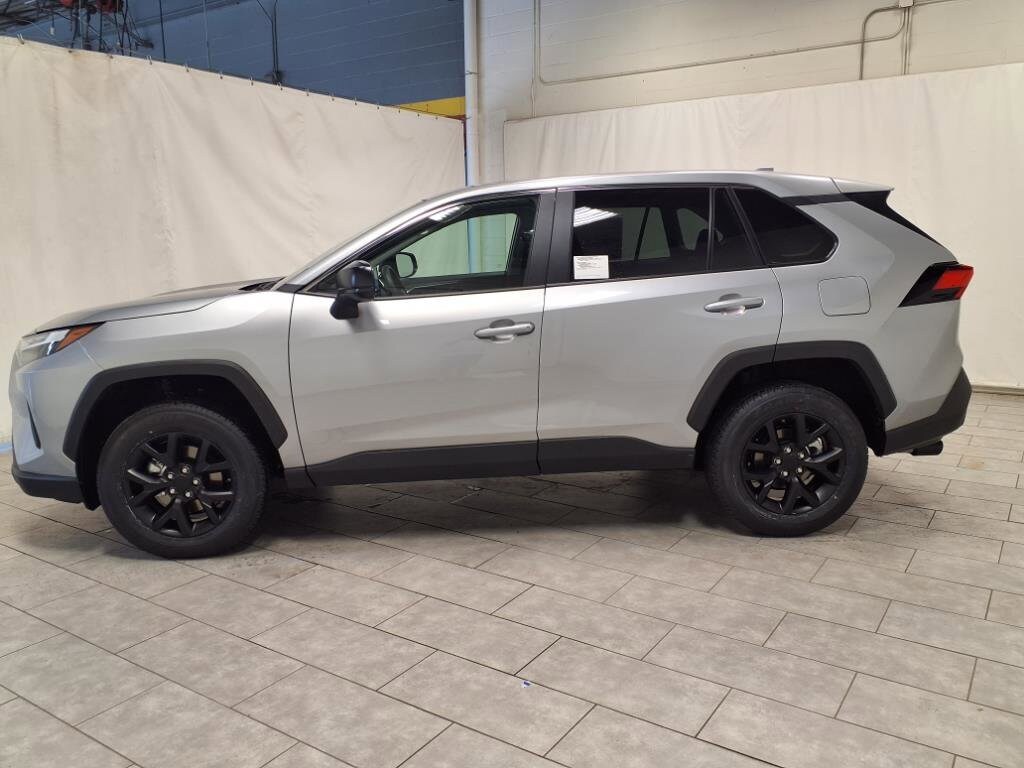 2025 Toyota RAV4 LE photo 2