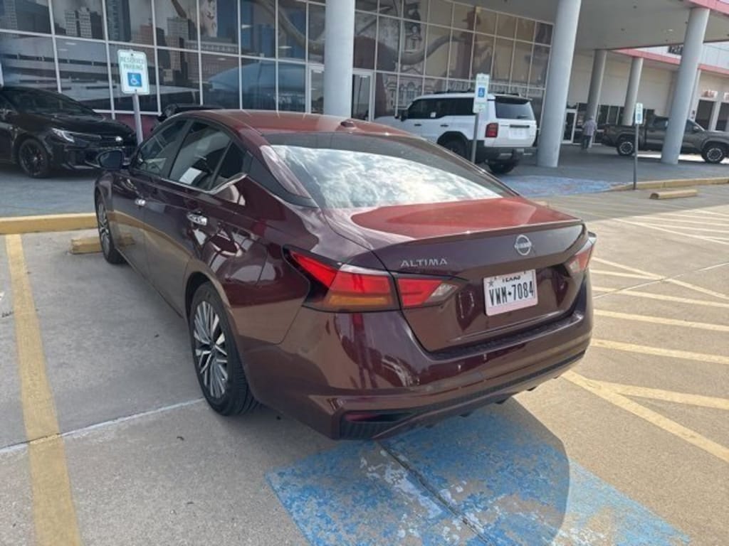 Used 2025 Nissan Altima SV Sedan
