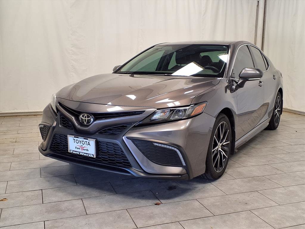 Used 2023 Toyota Camry SE Sedan