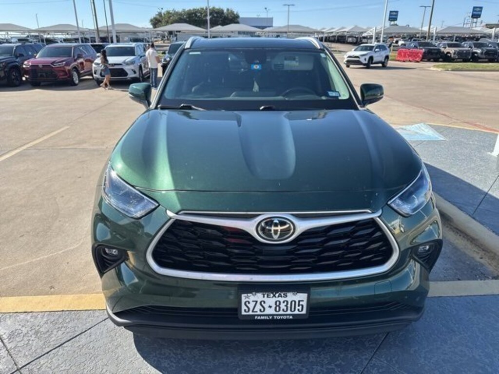 Used 2023 Toyota Highlander XLE SUV