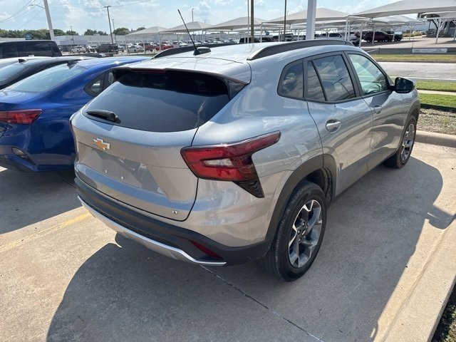 2024 Chevrolet Trax LT photo 4