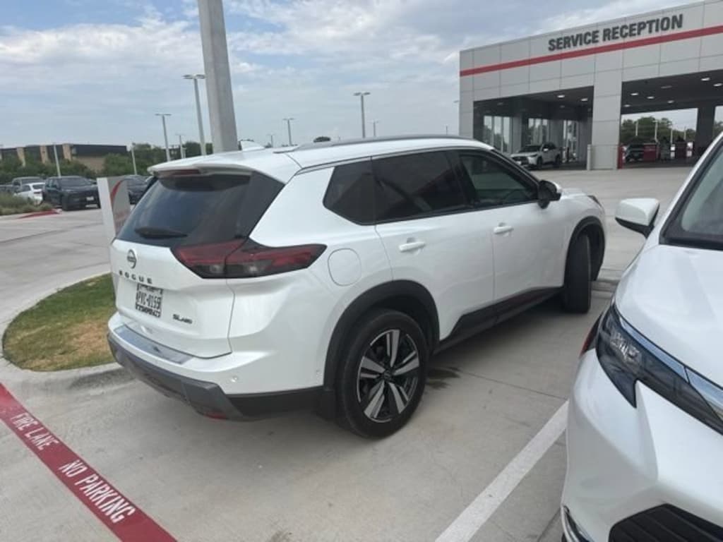Used 2024 Nissan Rogue SL SUV