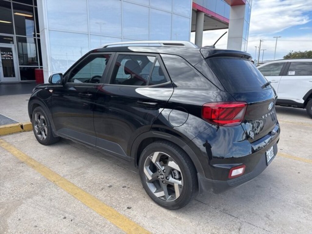 Used 2023 Hyundai Venue SEL SUV