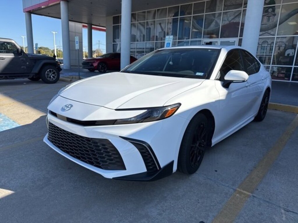 Used 2025 Toyota Camry SE Sedan