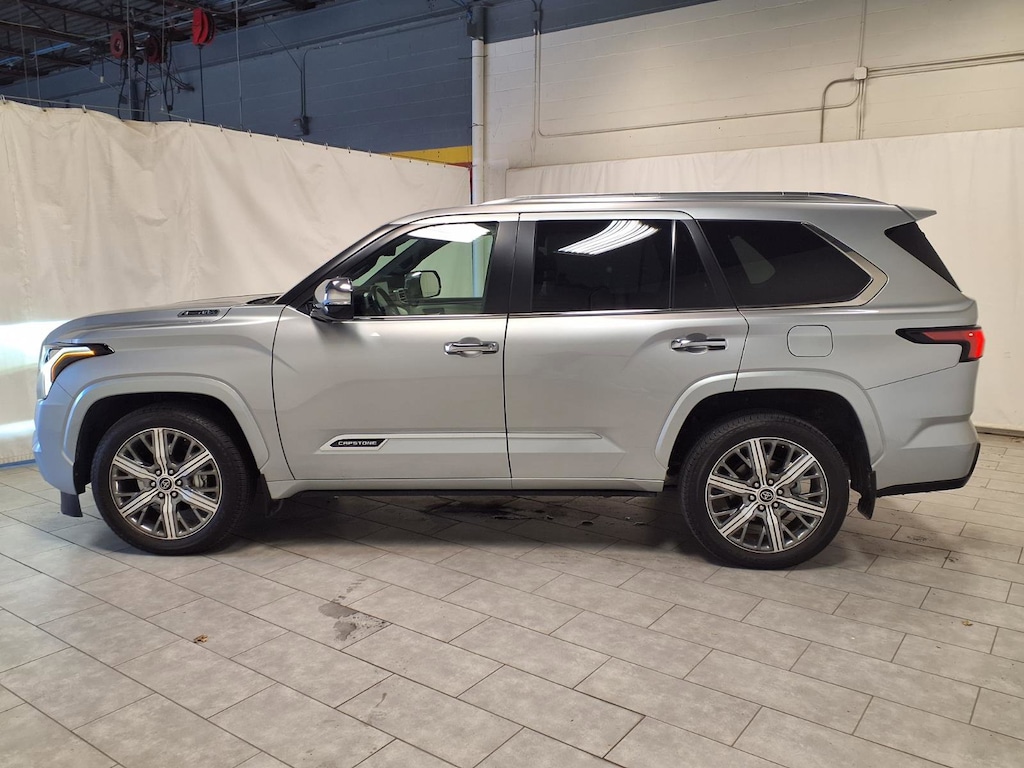 2024 Toyota Sequoia Capstone photo 4