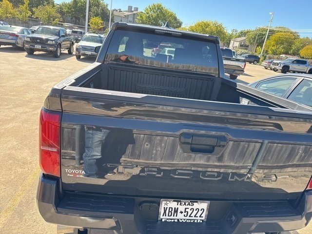 2025 Toyota Tacoma SR5 photo 4