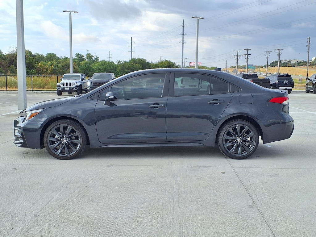 Used 2025 Toyota Corolla SE Sedan