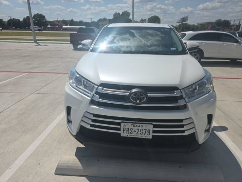 Used 2019 Toyota Highlander LE V6 SUV