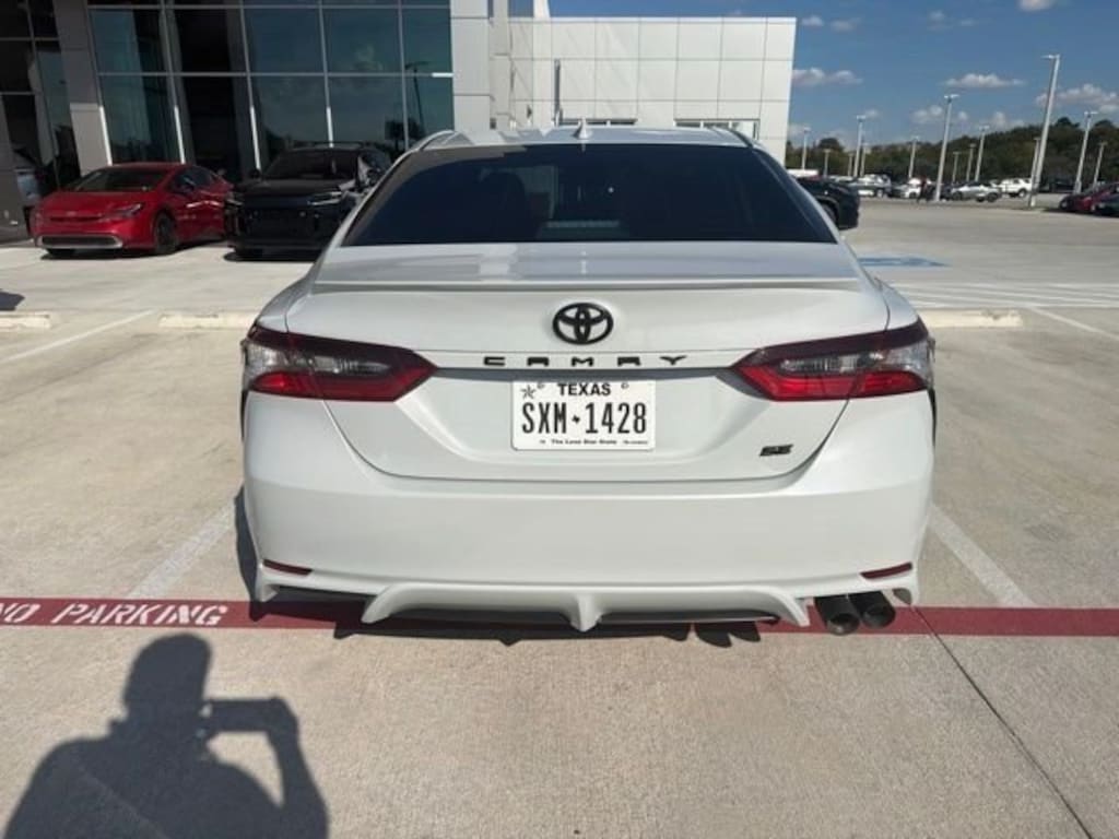 Used 2023 Toyota Camry SE Sedan