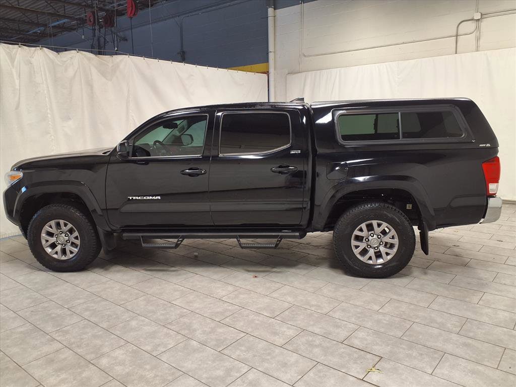 2017 Toyota Tacoma SR5 V6 photo 4