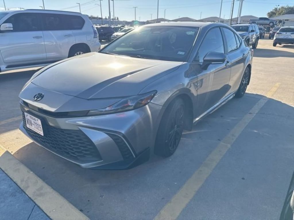 Used 2025 Toyota Camry SE Sedan