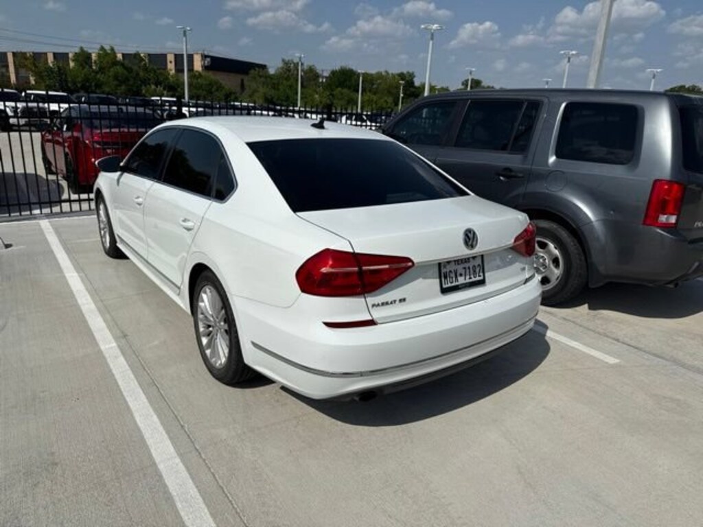 Used 2016 Volkswagen Passat 1.8T SE w/Technology/PZEV Sedan