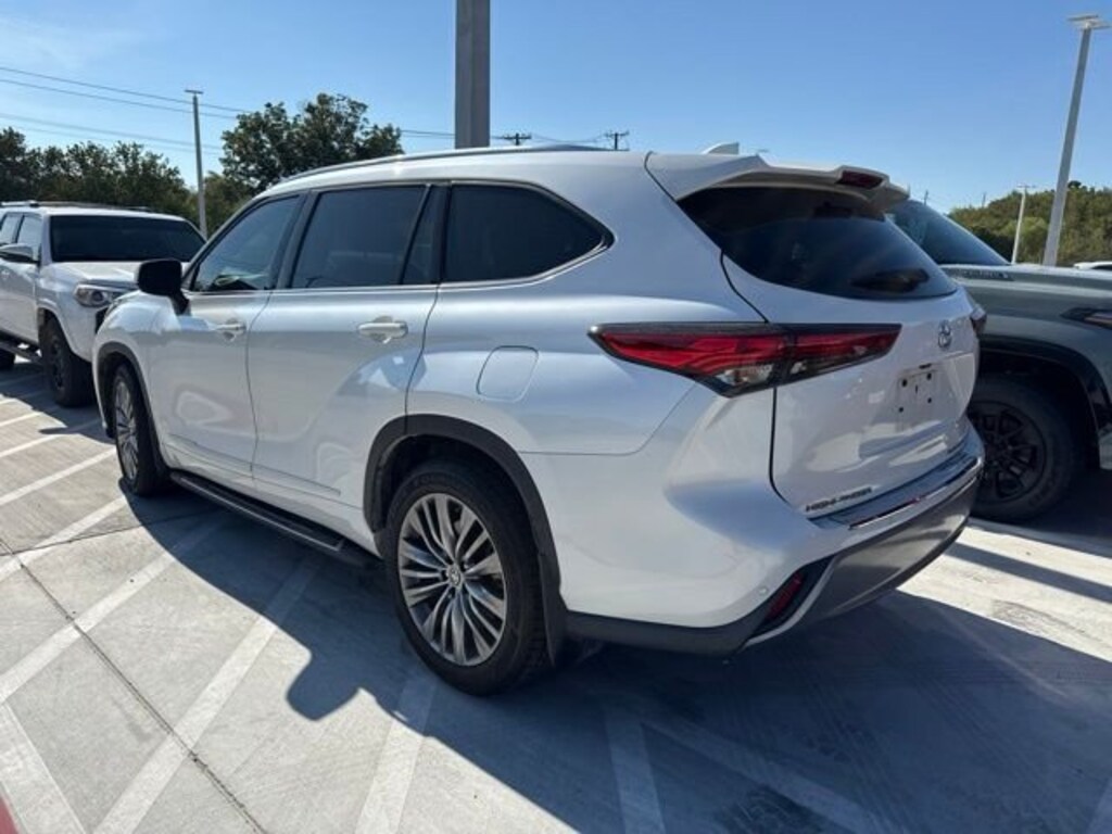 Used 2021 Toyota Highlander Platinum SUV