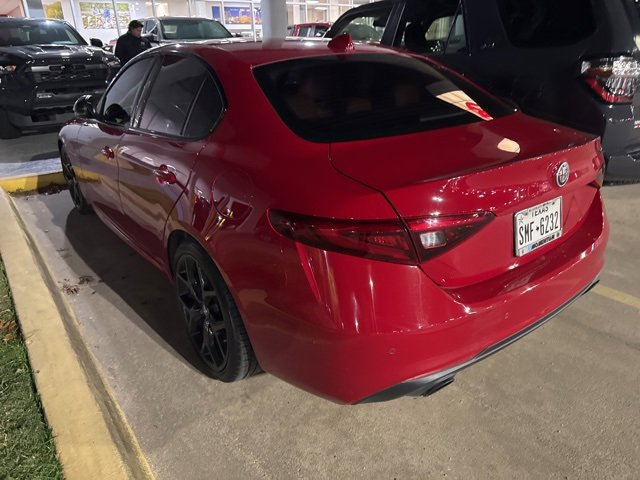 2020 Alfa Romeo Giulia Base photo 2