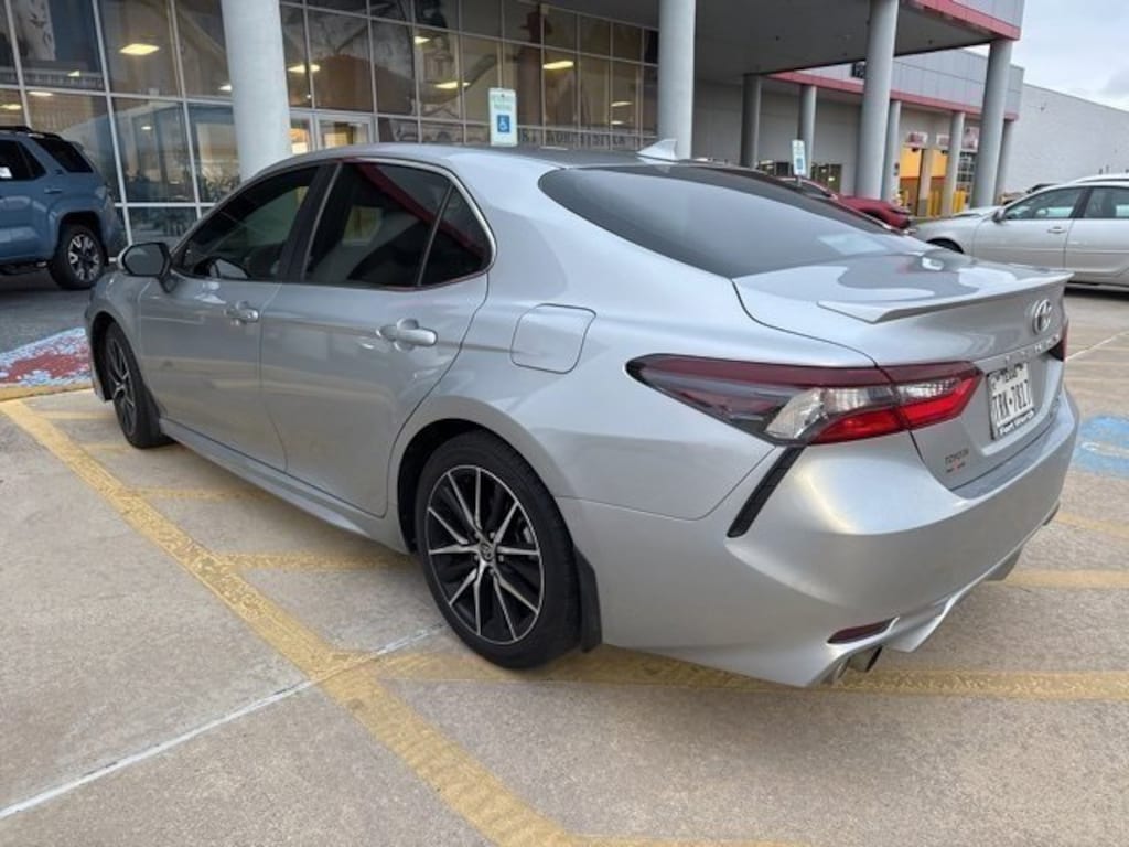 Used 2024 Toyota Camry Hybrid SE Sedan