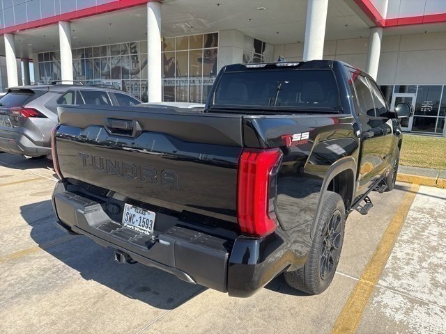 2023 Toyota Tundra SR5 CrewMax photo 3