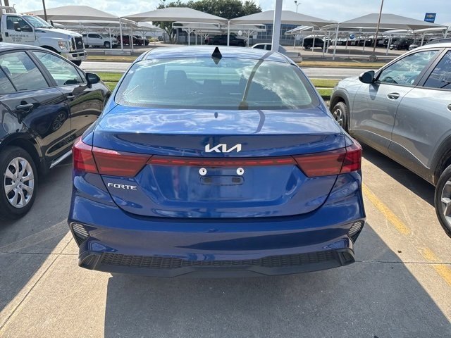 2024 Kia Forte LXS photo 2