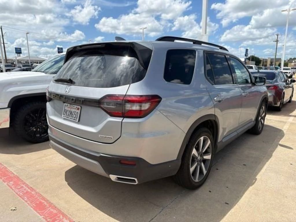 Used 2024 Honda Pilot Touring SUV