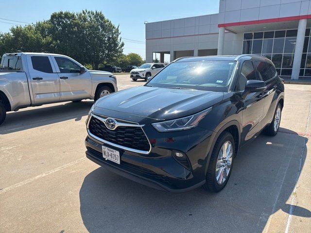 2020 Toyota Highlander Hybrid Limited photo 2