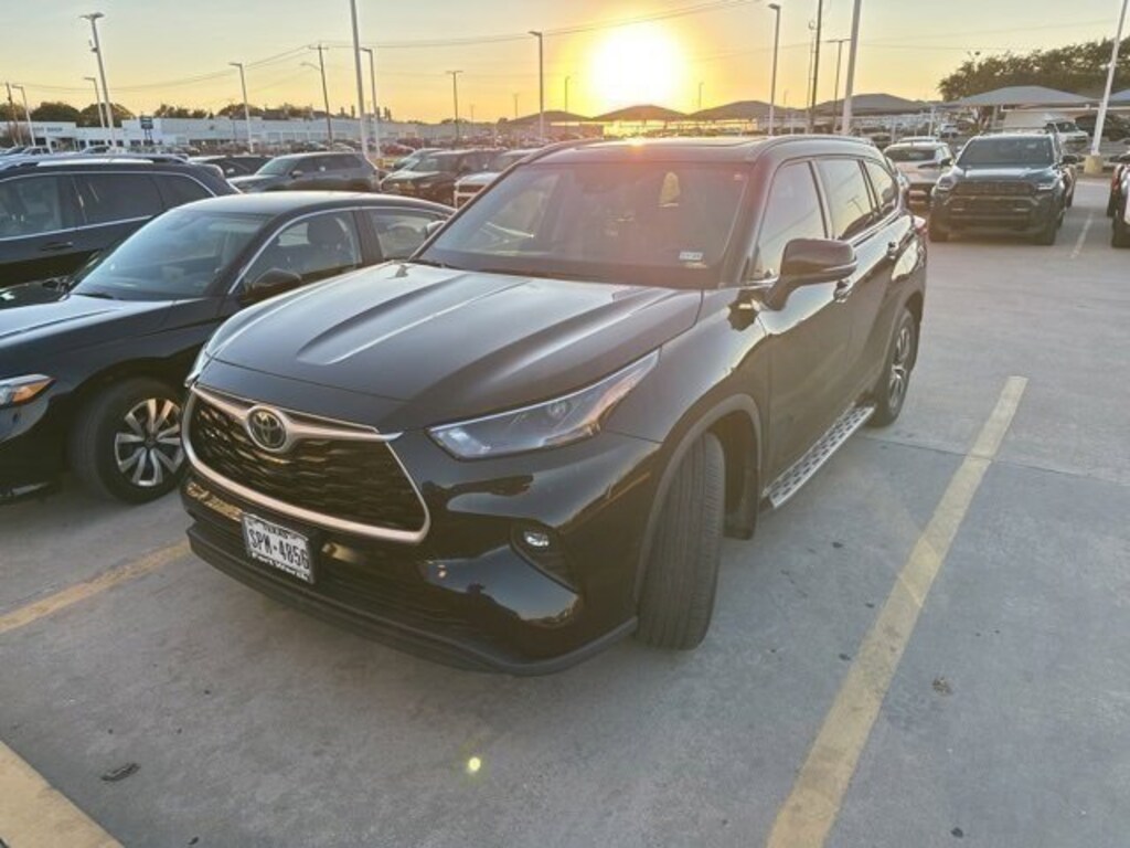 Used 2022 Toyota Highlander XLE SUV