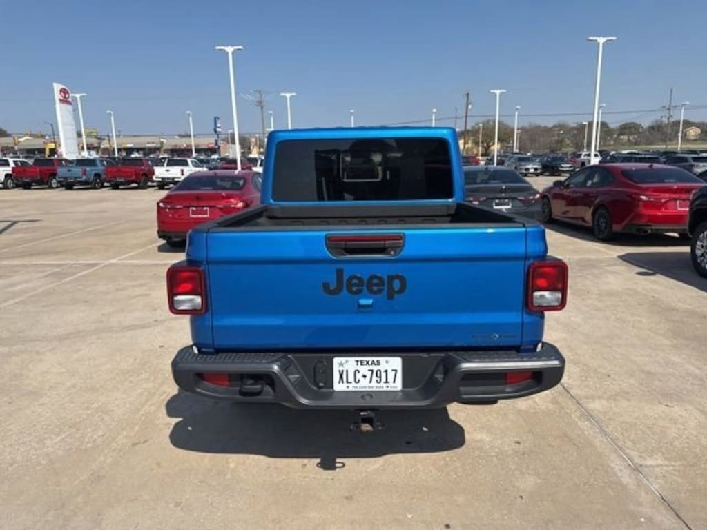 Used 2025 Jeep Gladiator Sport Truck Crew Cab