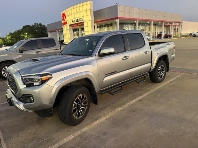 2023 Toyota Tacoma TRD Sport V6 photo 2