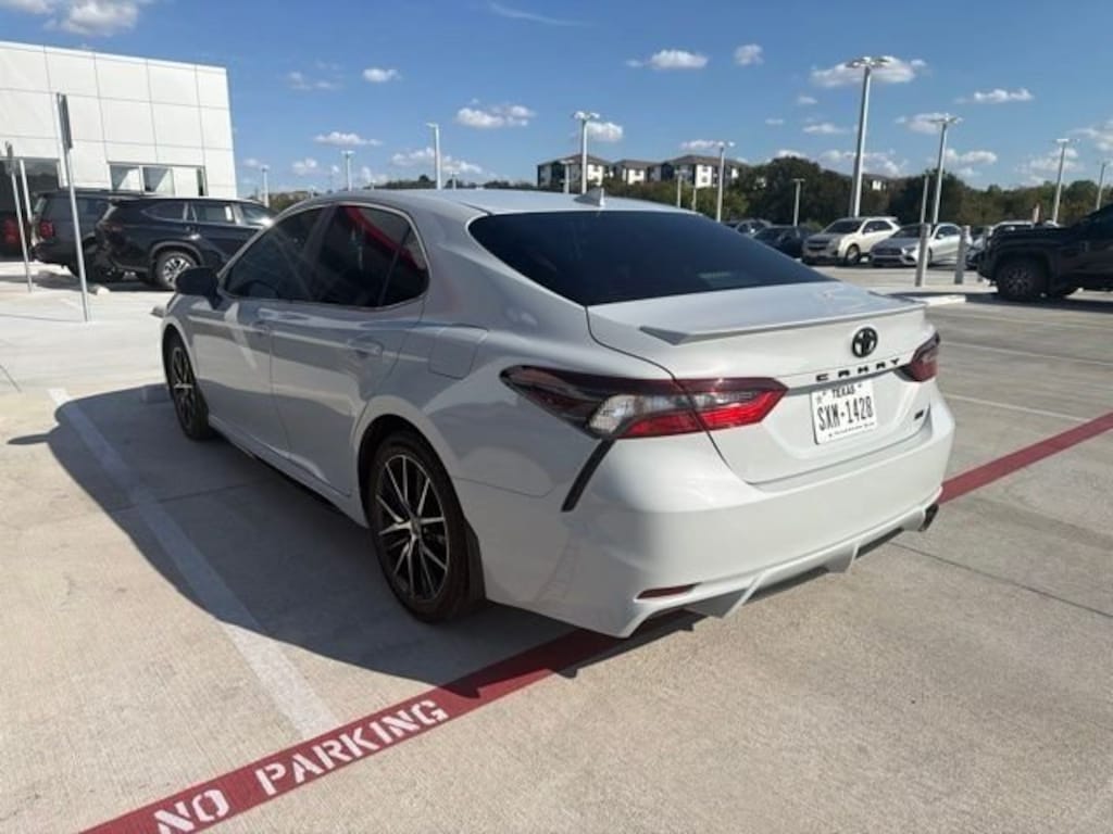 Used 2023 Toyota Camry SE Sedan