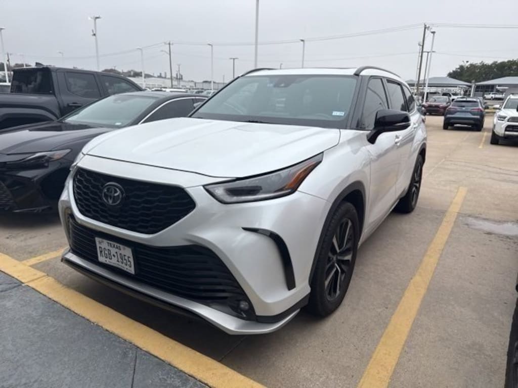 Used 2022 Toyota Highlander XSE SUV